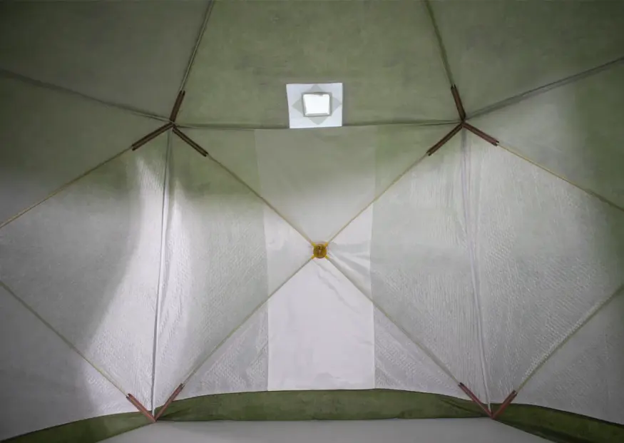 Палатка зимняя ЧУМ 2 (трехслойная, камыш с выводом под трубу и навесом)